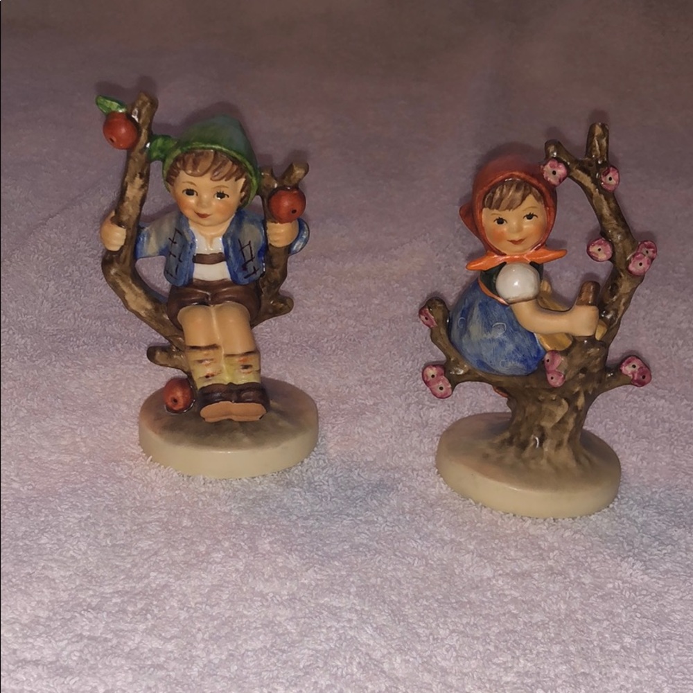 Hummel Boy and Girl in Apple Tree